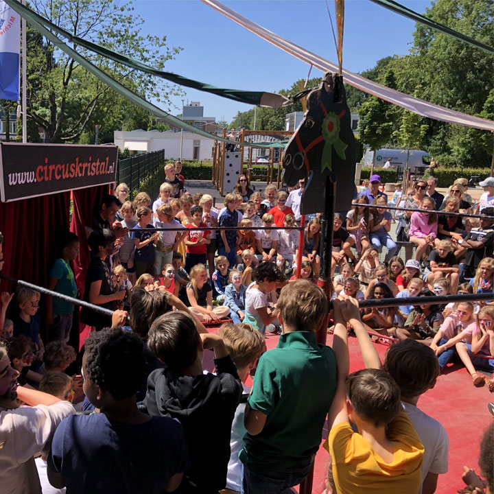 Circus-kristal-op-basis-school-onderwijs Circus-Kristal-op-basisschool-onderwijs