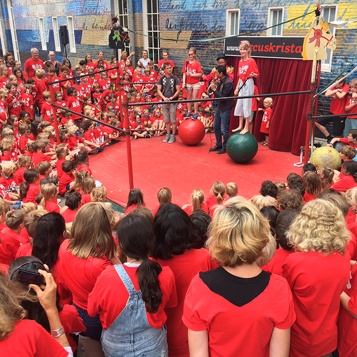 Circus-kristal-op-basis-school-onderwijs